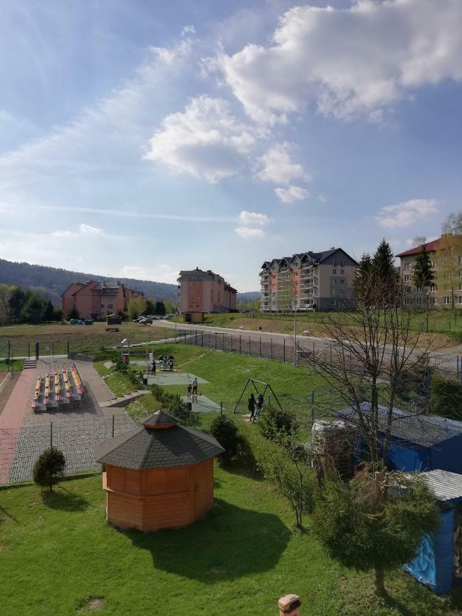 Apartamenty Bieszczadzki Aniol 우스트르치키 돌네 외부 사진
